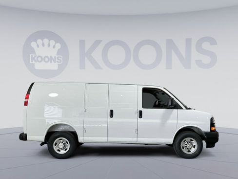 New 2026 Chevrolet Express 2500 w/ Driver Convenience Package image 17