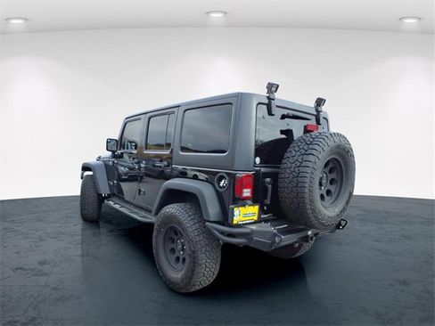 Used 2018 Jeep Wrangler Unlimited Rubicon w/ Connectivity Group image 4