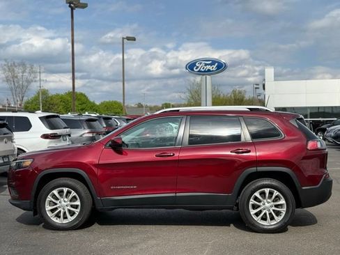 Used 2020 Jeep Cherokee Latitude w/ Cold Weather Group AWD/4WD image 41
