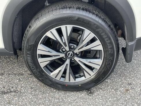 Certified 2023 Nissan Rogue SV image 10