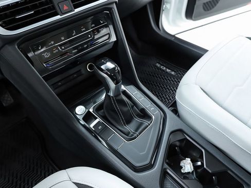 New 2026 Volkswagen Taos SE image 24