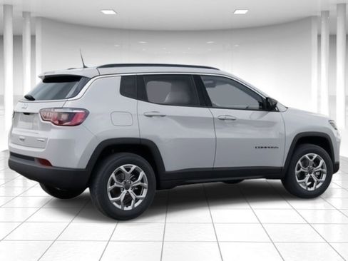 New 2025 Jeep Compass Latitude w/ Sun & Sound Group image 4