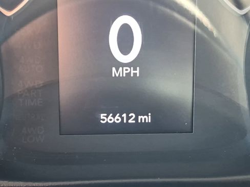 Used 2023 Jeep Gladiator Sport image 2