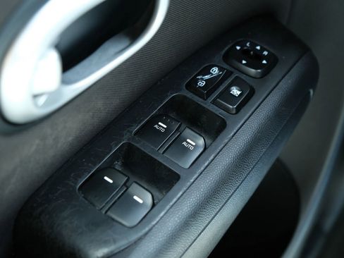 Used 2016 Kia Soul + FWD image 20