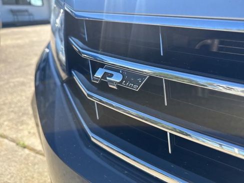 Used 2017 Volkswagen Passat 1.8T R-Line w/ R-Line Lighting Package FWD image 12