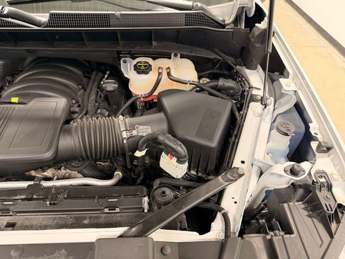 Used 2025 Chevrolet Silverado 1500 LT AWD/4WD image 36