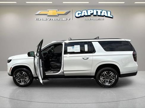 Used 2025 Chevrolet Suburban Z71 w/ Comfort Package AWD/4WD image 9
