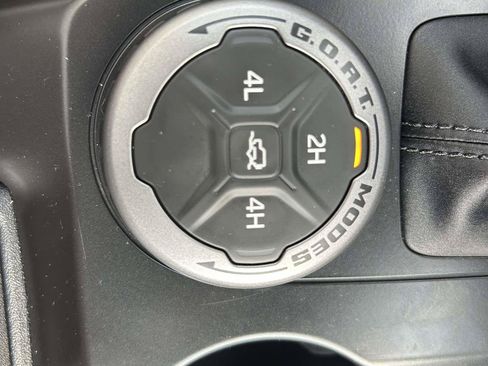 Used 2025 Ford Bronco Outer Banks AWD/4WD image 21