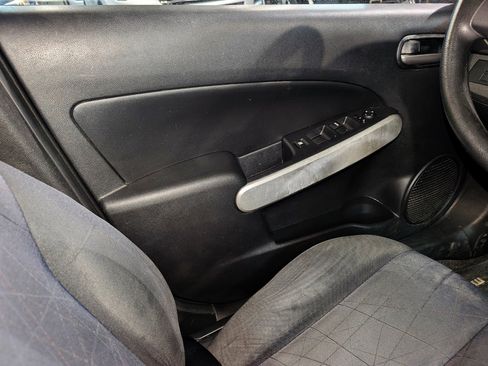 Used 2012 MAZDA MAZDA2 Sport image 29