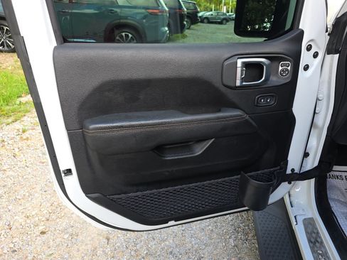 Used 2022 Jeep Gladiator Overland AWD/4WD image 19