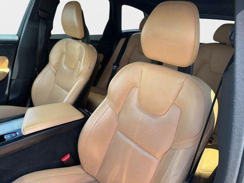 Used 2018 Volvo XC60 T6 Inscription w/ Luxury Seat Package AWD/4WD image 20