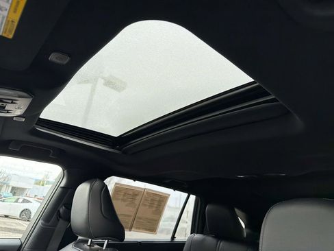 Used 2023 Toyota Highlander XSE image 11