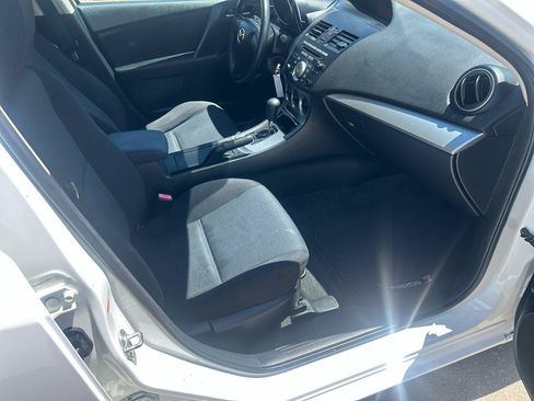 Used 2011 MAZDA MAZDA3 i Touring FWD image 16