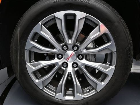 Used 2023 GMC Yukon XL Denali image 11