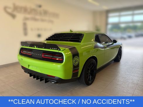 Used 2015 Dodge Challenger SRT w/ Technology Group RWD image 2