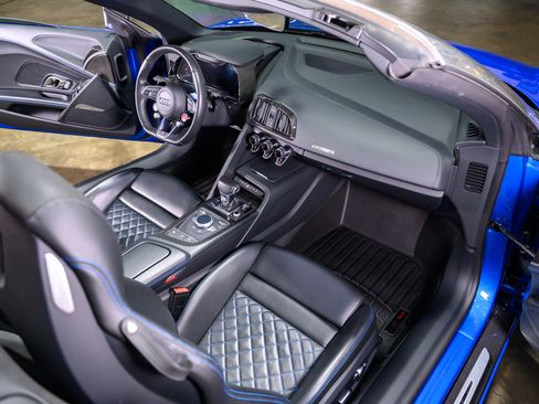 Used 2018 Audi R8 V10 plus image 31