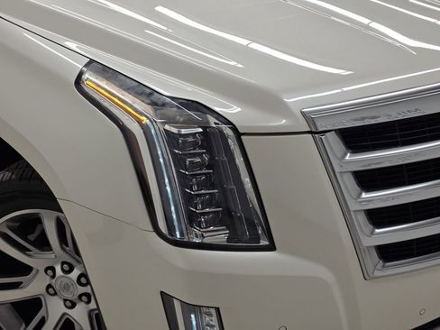 Used 2015 Cadillac Escalade Premium AWD/4WD image 43