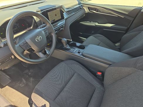 Used 2025 Toyota Camry LE FWD image 9