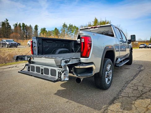 New 2026 GMC Sierra 2500 SLT w/ Max Trailering Package AWD/4WD image 4