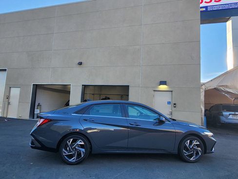 New 2026 Hyundai Elantra Limited image 8