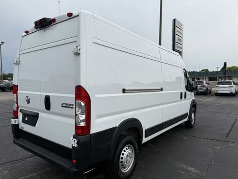 Used 2026 RAM ProMaster 2500 w/ Convenience Group FWD image 5