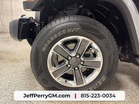 Used 2021 Jeep Wrangler Unlimited Sahara w/ Uconnect 4C Nav & Sound Group AWD/4WD image 34