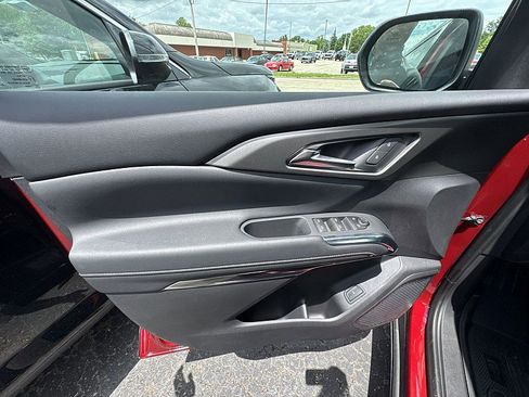 New 2025 Chevrolet Traverse LT w/ Driver Confidence Package image 11