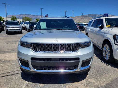Used 2025 Jeep Grand Cherokee L Limited AWD/4WD image 23