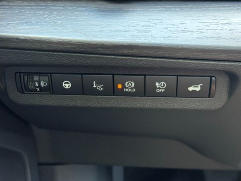 Used 2025 Nissan Ariya FWD image 17