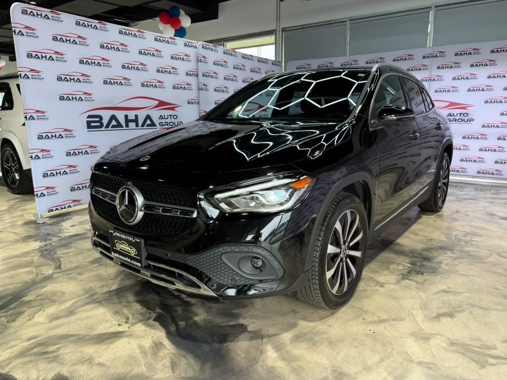 Used 2023 Mercedes-Benz GLA 250 4MATIC w/ Premium Package image 3