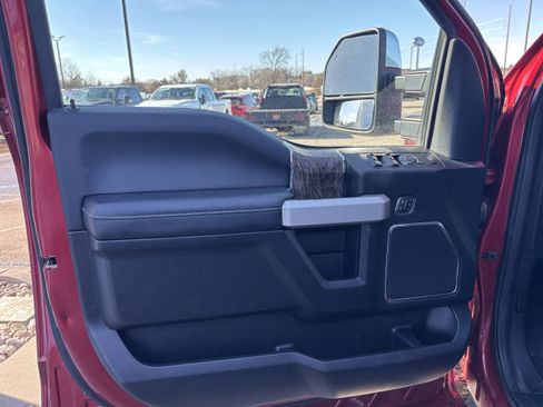 Used 2019 Ford F350 Lariat w/ Chrome Package image 21