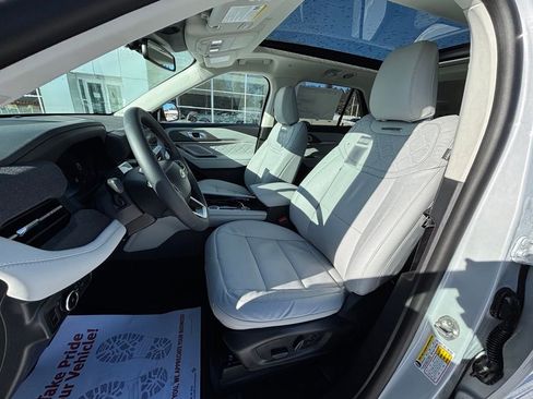 New 2026 Ford Explorer Platinum w/ LUX Leather Package AWD/4WD image 13