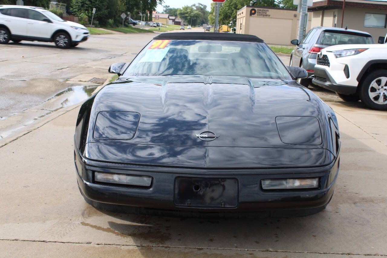Used 1991 Chevrolet Corvette Convertible RWD image 3