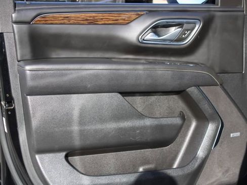 Used 2024 Chevrolet Suburban Premier image 14