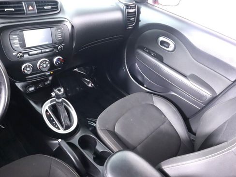 Used 2019 Kia Soul FWD image 28