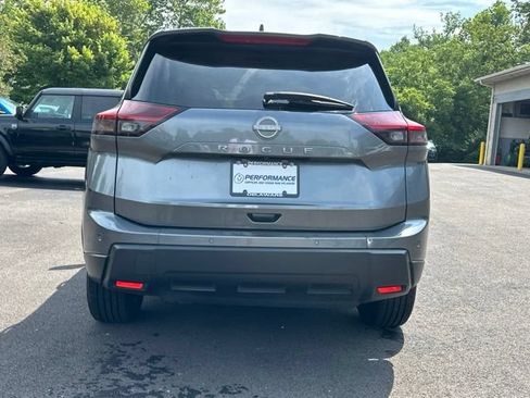 Used 2025 Nissan Rogue SV FWD image 14