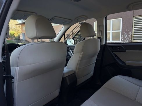 Used 2017 Subaru Forester 2.5i w/ Alloy Wheel Package image 27