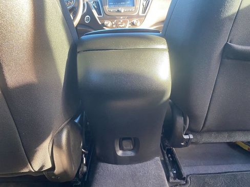 Used 2018 Chevrolet Malibu LS image 27