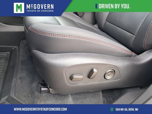 Used 2024 Chevrolet Traverse RS AWD/4WD image 18