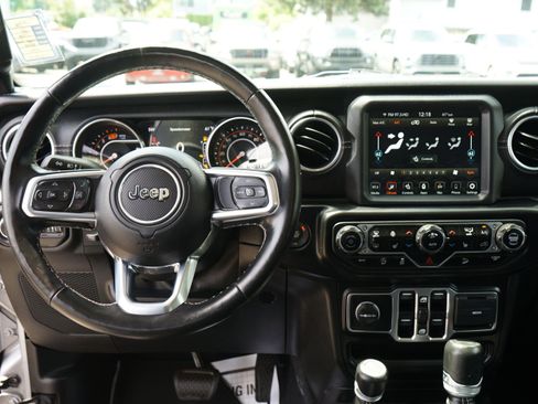 Used 2020 Jeep Wrangler Unlimited Sahara AWD/4WD image 14