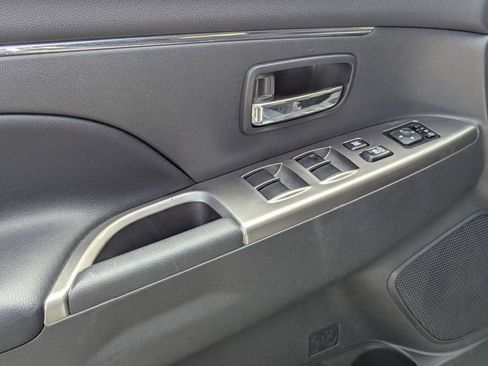 Used 2025 Mitsubishi Outlander Sport SE AWD/4WD image 16