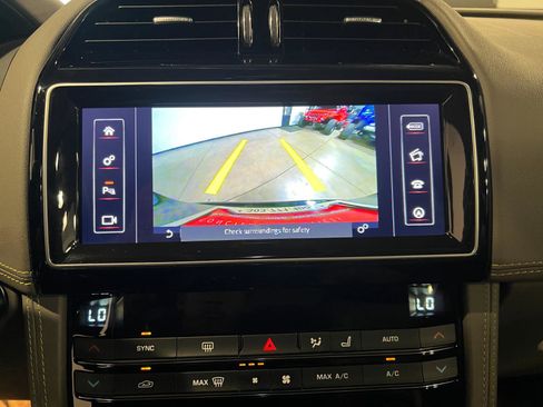 Used 2017 Jaguar F-PACE R-Sport AWD/4WD image 18