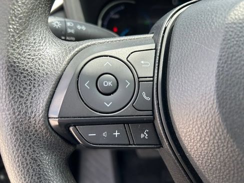 Used 2025 Toyota RAV4 XLE AWD/4WD image 18