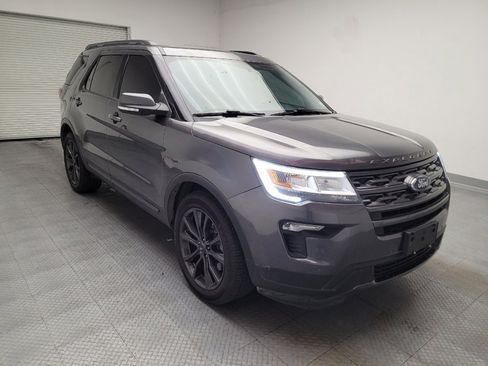 Used 2018 Ford Explorer XLT w/ Equipment Group 202A FWD image 13