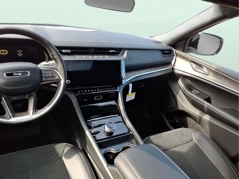New 2026 Jeep Grand Cherokee Altitude AWD/4WD image 19