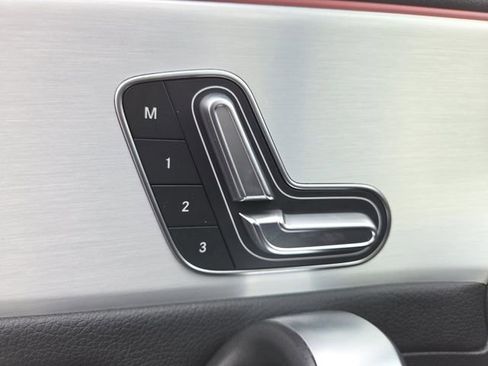 Used 2025 Mercedes-Benz CLA 250 4MATIC image 9