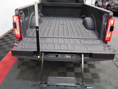 Used 2024 Ford F350 Lariat w/ Lariat Ultimate Package AWD/4WD image 29