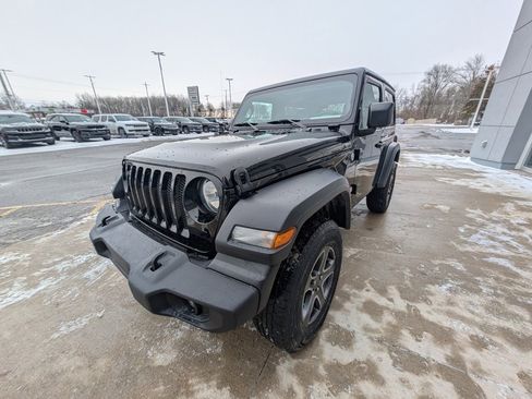 Used 2018 Jeep Wrangler Sport S image 9