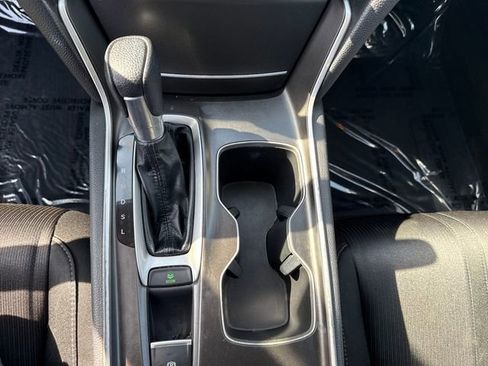 Used 2019 Honda Accord EX image 19