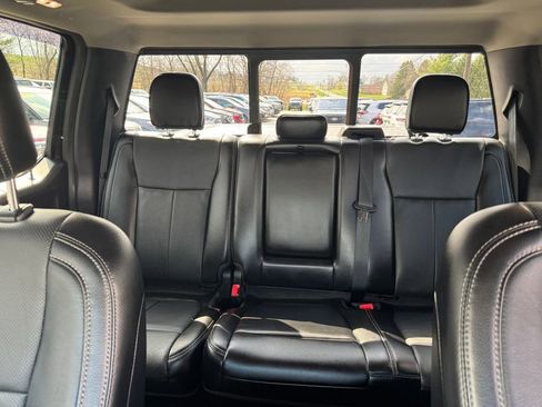 Used 2018 Ford F150 Lariat w/ Equipment Group 502A Luxury AWD/4WD image 26